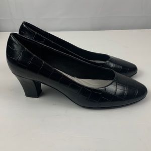 Easy Street black heels